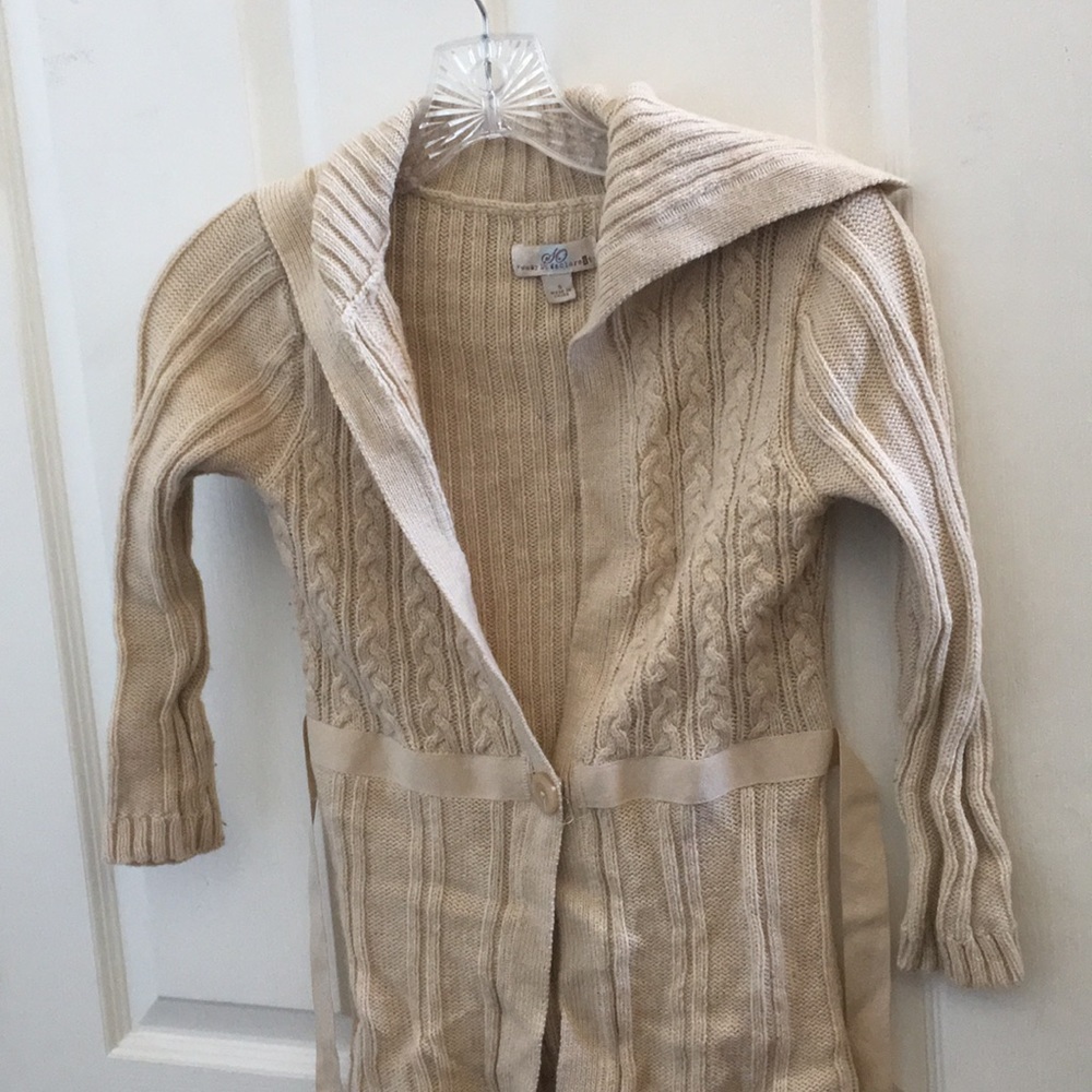 FINAL MARKDOWN Girls so sweater small